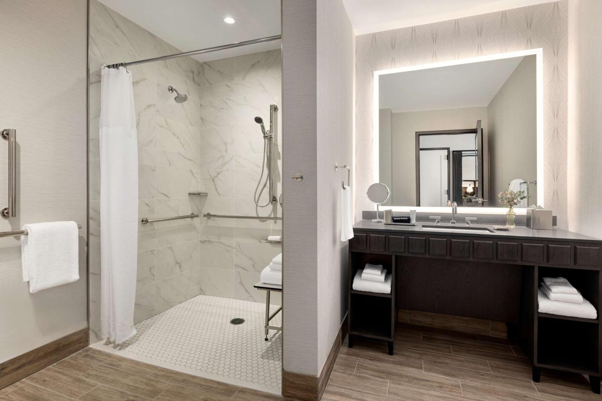 Valley Homewood - Curio Collection By Hilton 4* Birmingham