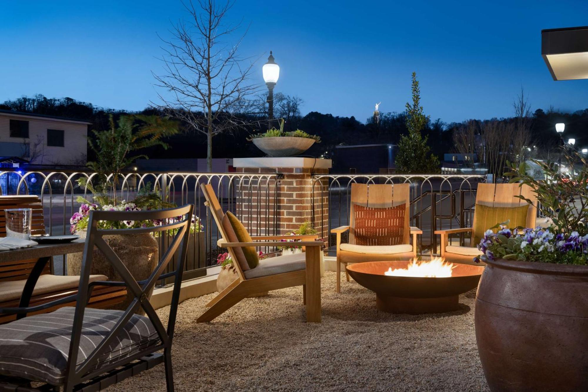 Valley Homewood - Curio Collection By Hilton